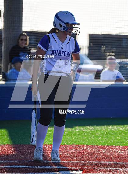 Thumbnail 2 in Mumford vs Giddings photogallery.