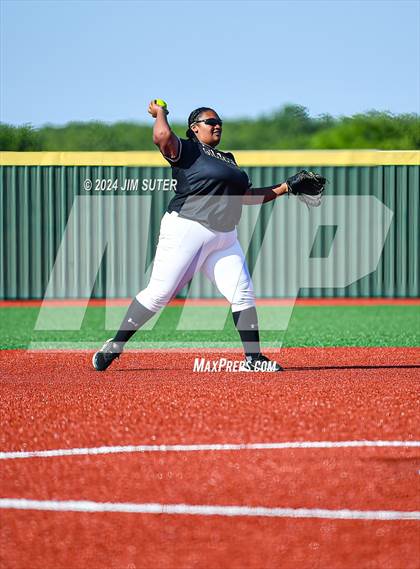 Thumbnail 3 in Mumford vs Giddings photogallery.
