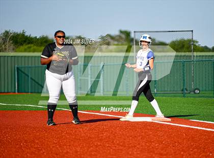 Thumbnail 2 in Mumford vs Giddings photogallery.