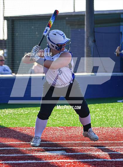 Thumbnail 2 in Mumford vs Giddings photogallery.