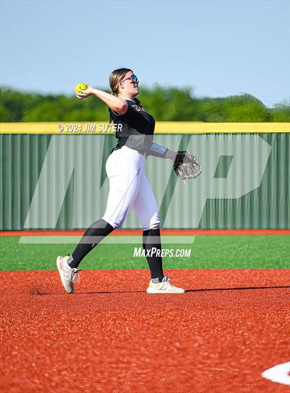 Thumbnail 3 in Mumford vs Giddings photogallery.