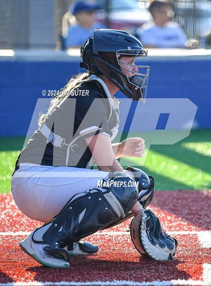 Thumbnail 3 in Mumford vs Giddings photogallery.