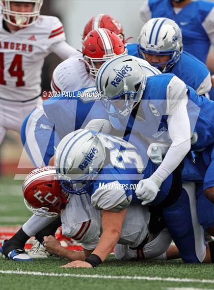 Thumbnail 2 in Steelton-Highspire vs. Fort Cherry (PIAA 1A Championship) photogallery.