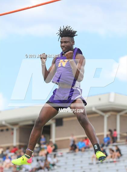 Thumbnail 2 in SCHSL AAAAA State Qualifier (Boys Field Events) photogallery.