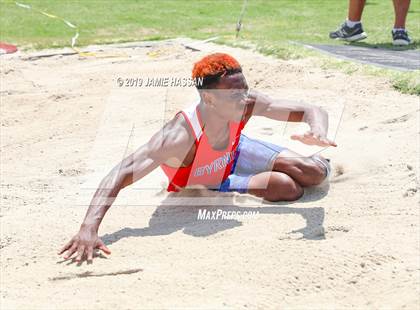 Thumbnail 3 in SCHSL AAAAA State Qualifier (Boys Field Events) photogallery.