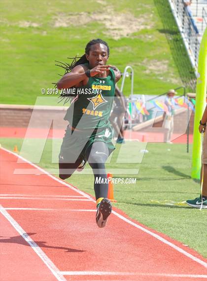 Thumbnail 3 in SCHSL AAAAA State Qualifier (Boys Field Events) photogallery.