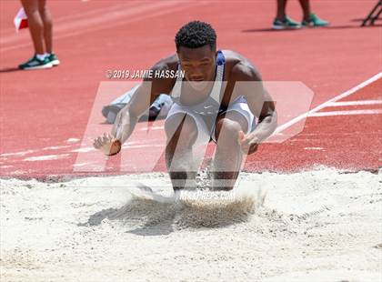 Thumbnail 2 in SCHSL AAAAA State Qualifier (Boys Field Events) photogallery.