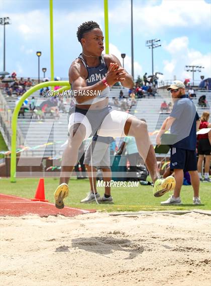 Thumbnail 2 in SCHSL AAAAA State Qualifier (Boys Field Events) photogallery.