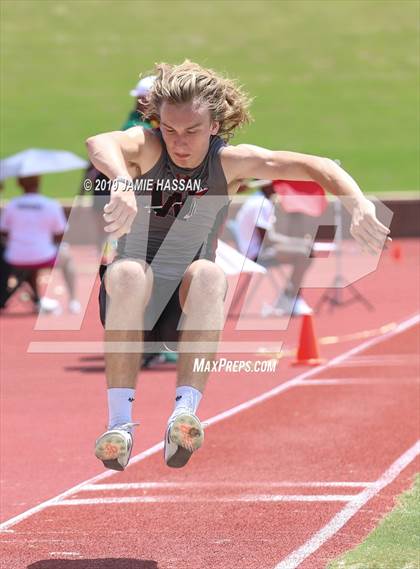 Thumbnail 2 in SCHSL AAAAA State Qualifier (Boys Field Events) photogallery.