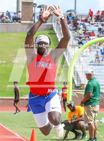 Thumbnail 2 in SCHSL AAAAA State Qualifier (Boys Field Events) photogallery.