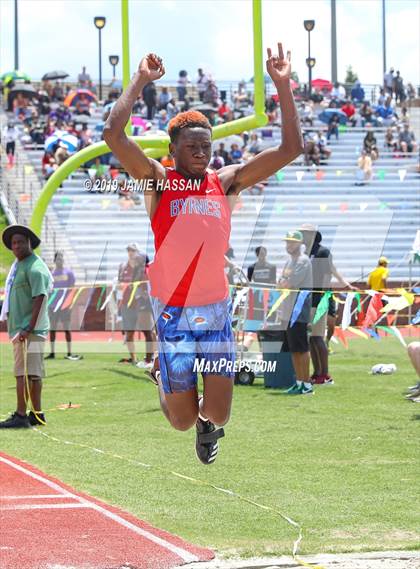 Thumbnail 1 in SCHSL AAAAA State Qualifier (Boys Field Events) photogallery.