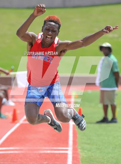 Thumbnail 2 in SCHSL AAAAA State Qualifier (Boys Field Events) photogallery.