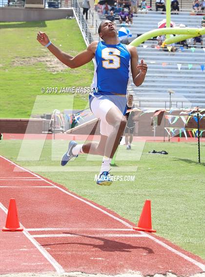 Thumbnail 2 in SCHSL AAAAA State Qualifier (Boys Field Events) photogallery.