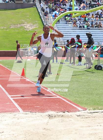 Thumbnail 3 in SCHSL AAAAA State Qualifier (Boys Field Events) photogallery.