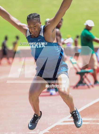 Thumbnail 3 in SCHSL AAAAA State Qualifier (Boys Field Events) photogallery.