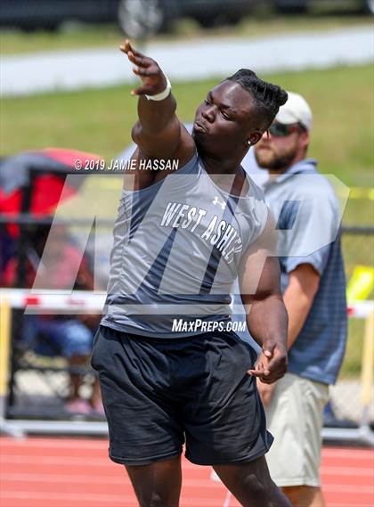 Thumbnail 3 in SCHSL AAAAA State Qualifier (Boys Field Events) photogallery.