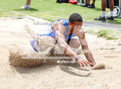 Thumbnail 1 in SCHSL AAAAA State Qualifier (Boys Field Events) photogallery.