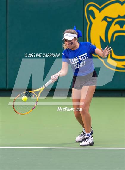 Thumbnail 2 in Plano West vs Houston Memorial (UIL 6A Team Tennis Semifinal) photogallery.