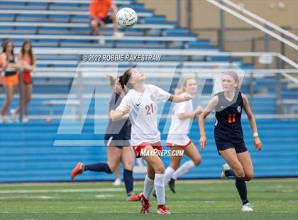 Thumbnail 3 in Wakeland vs. Grapevine (UIL 5A Girls State Final) photogallery.