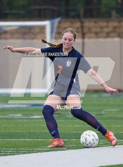Thumbnail 1 in Wakeland vs. Grapevine (UIL 5A Girls State Final) photogallery.