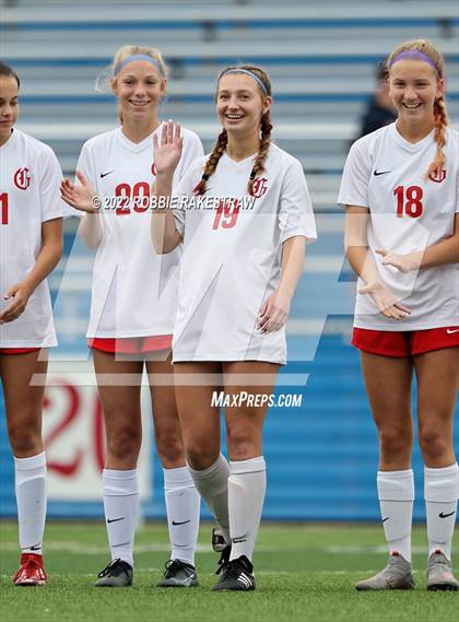 Thumbnail 3 in Wakeland vs. Grapevine (UIL 5A Girls State Final) photogallery.