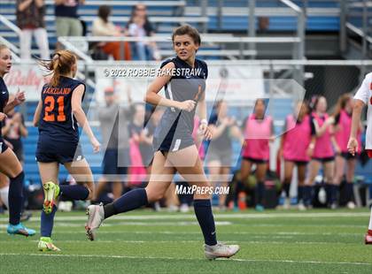 Thumbnail 3 in Wakeland vs. Grapevine (UIL 5A Girls State Final) photogallery.