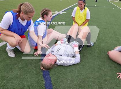 Thumbnail 2 in Wakeland vs. Grapevine (UIL 5A Girls State Final) photogallery.