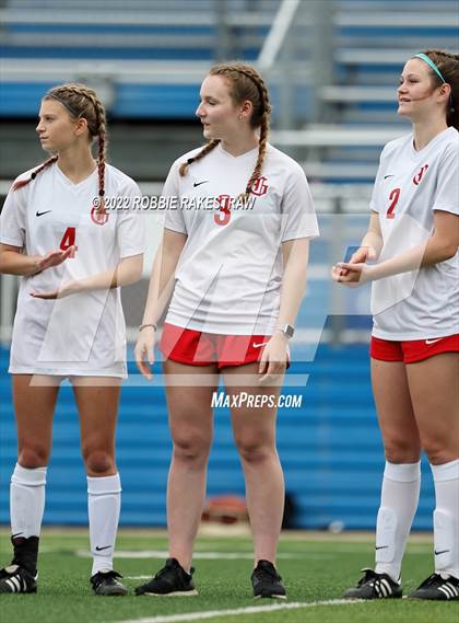 Thumbnail 1 in Wakeland vs. Grapevine (UIL 5A Girls State Final) photogallery.
