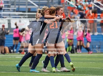 Thumbnail 1 in Wakeland vs. Grapevine (UIL 5A Girls State Final) photogallery.