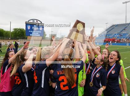 Thumbnail 1 in Wakeland vs. Grapevine (UIL 5A Girls State Final) photogallery.