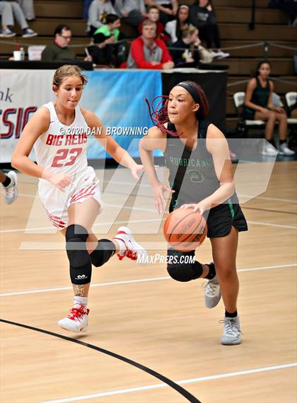 Thumbnail 1 in Parkersburg vs. East Hamilton (Ladies Classic) photogallery.