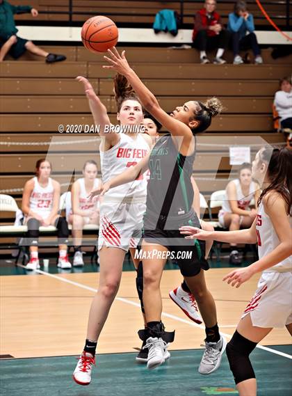 Thumbnail 3 in Parkersburg vs. East Hamilton (Ladies Classic) photogallery.