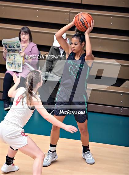 Thumbnail 2 in Parkersburg vs. East Hamilton (Ladies Classic) photogallery.