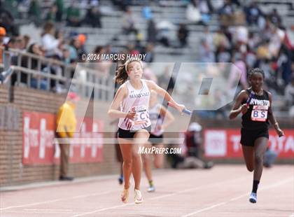 Thumbnail 1 in Penn Relays (4 X 100 Meter) photogallery.