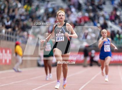 Thumbnail 2 in Penn Relays (4 X 100 Meter) photogallery.