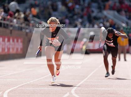 Thumbnail 1 in Penn Relays (4 X 100 Meter) photogallery.