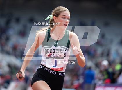 Thumbnail 3 in Penn Relays (4 X 100 Meter) photogallery.