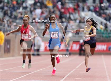 Thumbnail 2 in Penn Relays (4 X 100 Meter) photogallery.