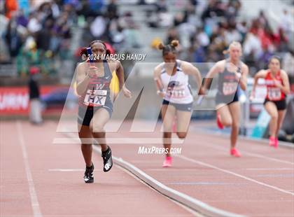 Thumbnail 3 in Penn Relays (4 X 100 Meter) photogallery.