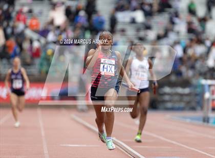 Thumbnail 1 in Penn Relays (4 X 100 Meter) photogallery.