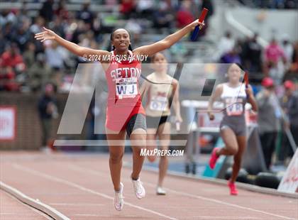 Thumbnail 1 in Penn Relays (4 X 100 Meter) photogallery.