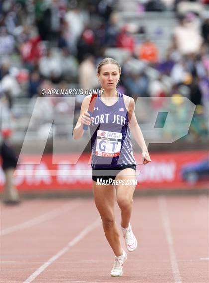 Thumbnail 3 in Penn Relays (4 X 100 Meter) photogallery.