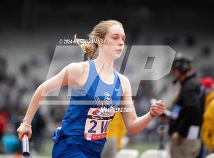Thumbnail 2 in Penn Relays (4 X 100 Meter) photogallery.