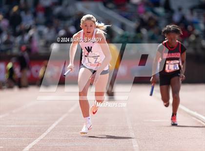 Thumbnail 2 in Penn Relays (4 X 100 Meter) photogallery.