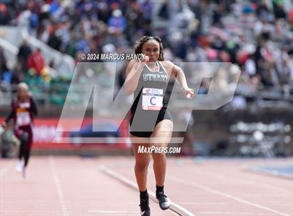 Thumbnail 2 in Penn Relays (4 X 100 Meter) photogallery.