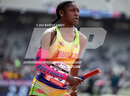 Thumbnail 2 in Penn Relays (4 X 100 Meter) photogallery.