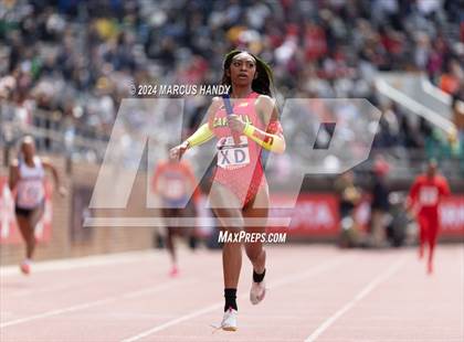 Thumbnail 1 in Penn Relays (4 X 100 Meter) photogallery.
