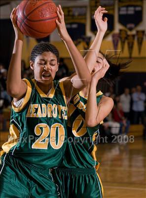 Thumbnail 3 in Head-Royce @ Berean Christian photogallery.