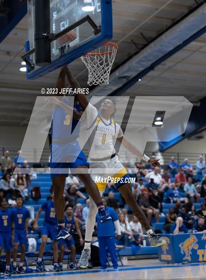 Thumbnail 2 in Orlando Christian Prep vs Charlotte (Wally Keller Classic) photogallery.