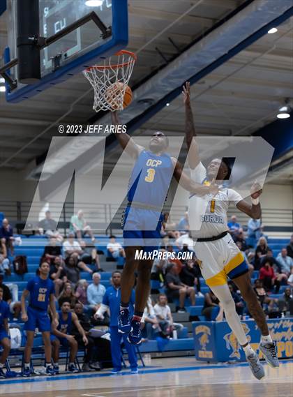 Thumbnail 2 in Orlando Christian Prep vs Charlotte (Wally Keller Classic) photogallery.